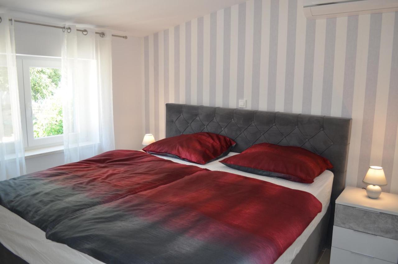 Apartments Korina ซริกเวนิซา ภายนอก รูปภาพ