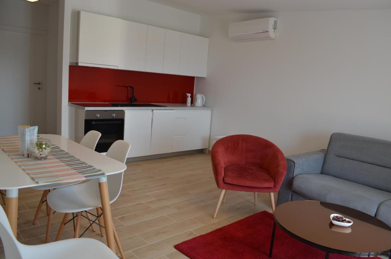 Apartments Korina ซริกเวนิซา ภายนอก รูปภาพ