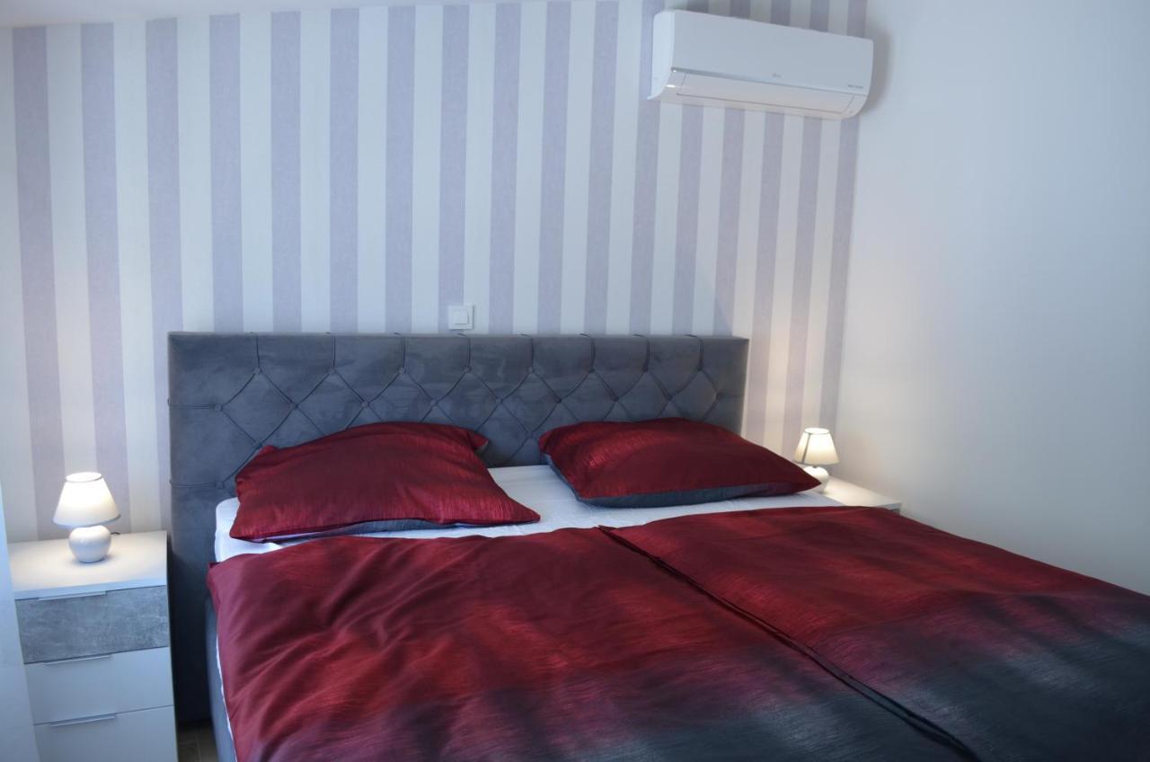 Apartments Korina ซริกเวนิซา ภายนอก รูปภาพ